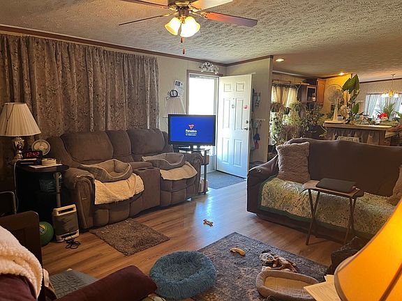 4th image of 558 Blueberry Way