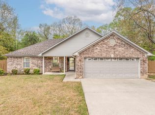 8 Bradley Cv, Maumelle, AR 72113