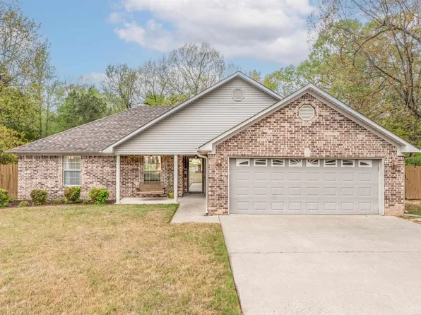 8 Bradley Cv, Maumelle, AR 72113