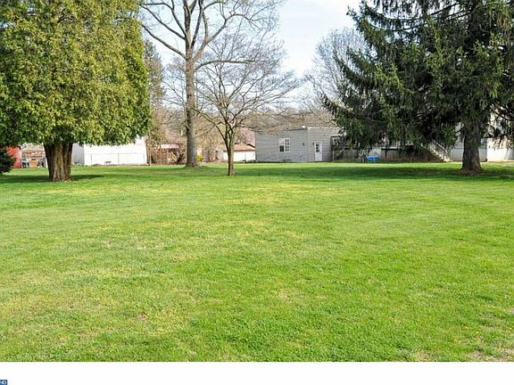 2nd image of 2622 Balfour Ave
