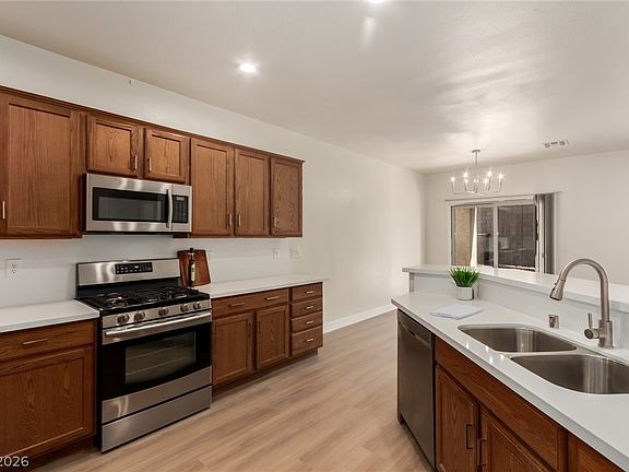 5th image of 2372 Wood Village Dr