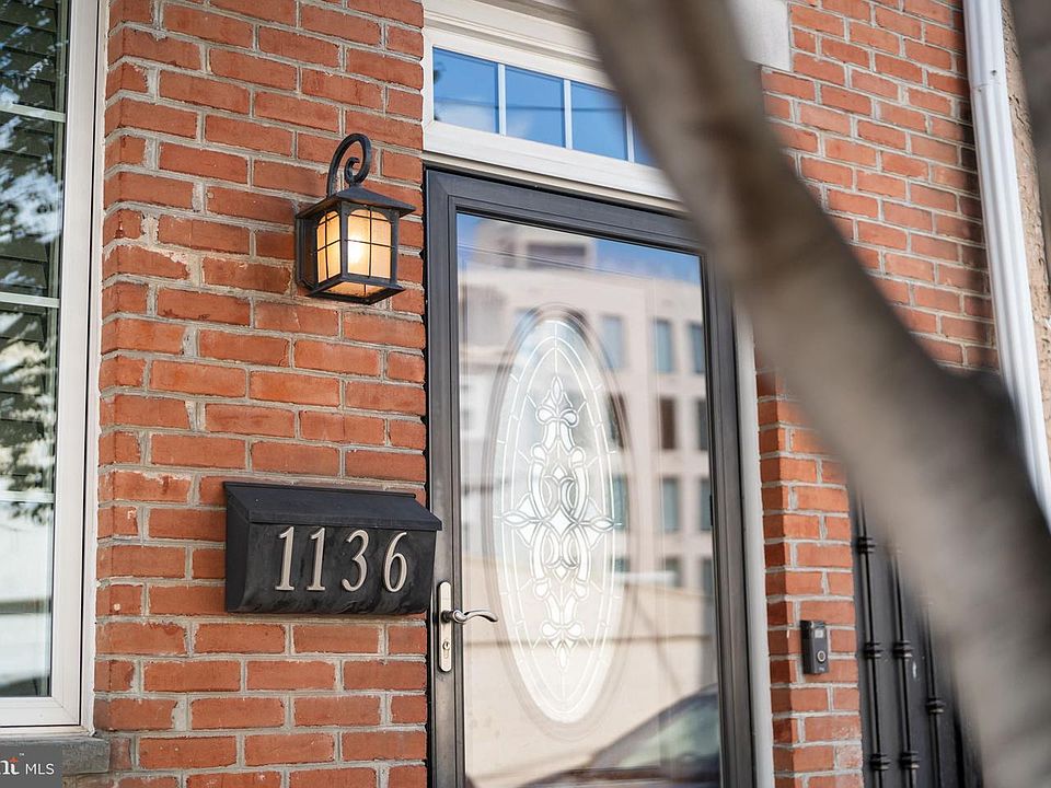 1st image of 1136 Leopard St