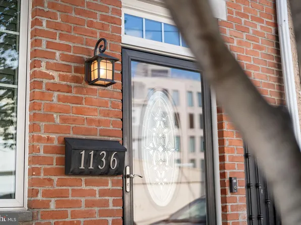 1136 Leopard St, Philadelphia, PA 19123
