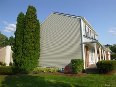 2647 Orbit Dr, Lake Orion, MI, 48360