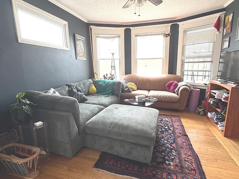 1869 Chapel St #2 — Photo 3