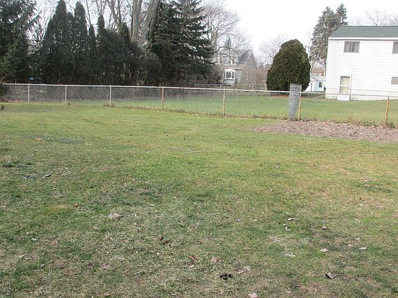 2nd image of 1220 Edison Ave
