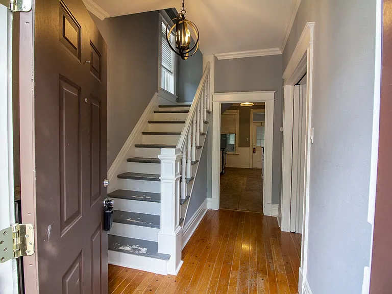 1034 Blendon Pl — Photo 2