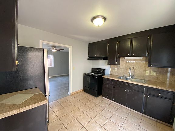 3rd image of 180 Boston Ave