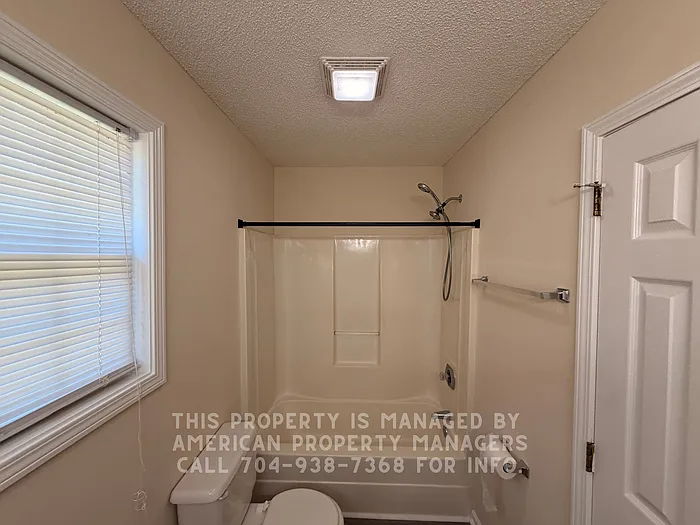 901 Hoke St — Photo 8