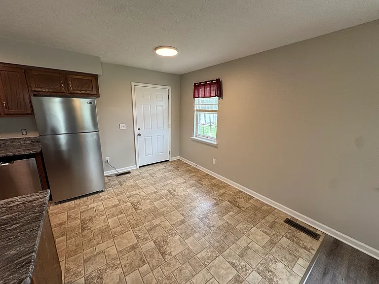 188 Pine Grove Rd — Photo 8