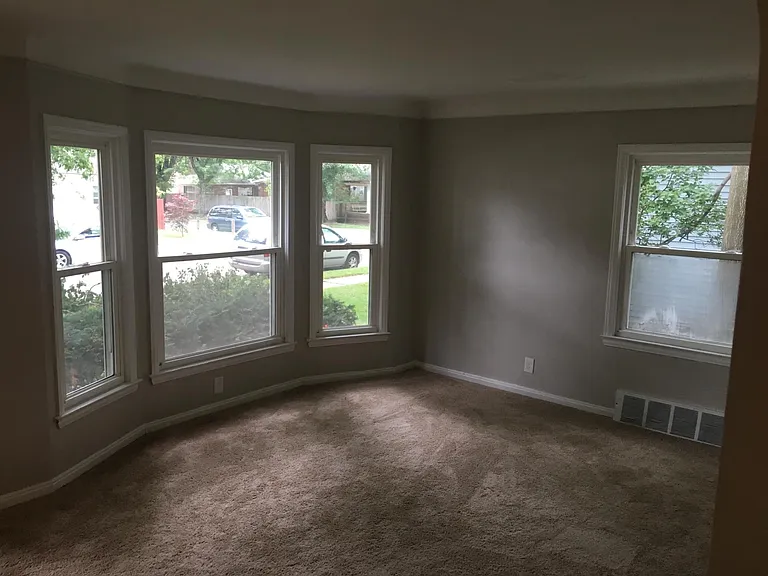 23315 Tawas Ave — Photo 11