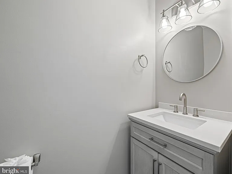 1525 Walters Ln — Photo 17