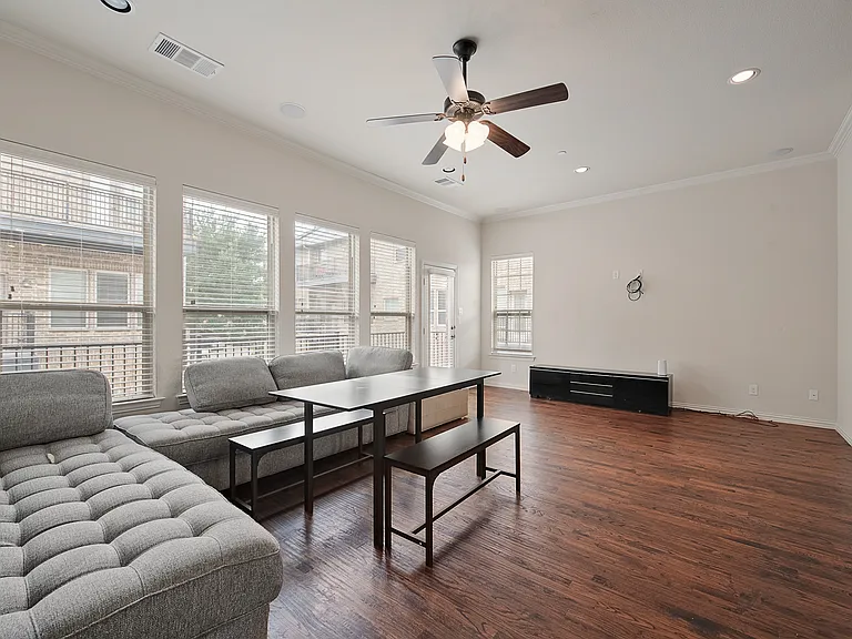 6491 Las Colinas Blvd — Photo 10