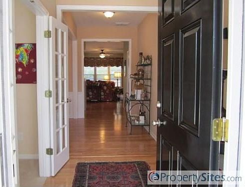 4th image of 113 Churchcliff Dr