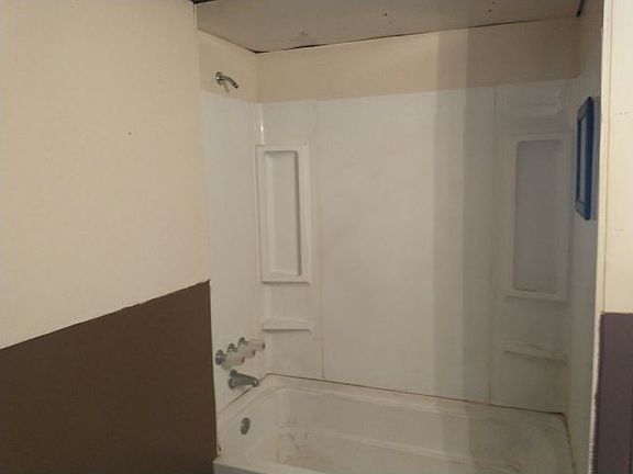 2nd image of 18 Cedarwood Ln #18