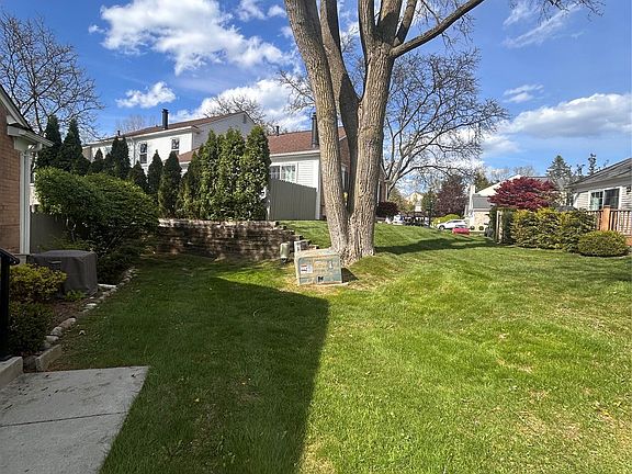 3rd image of 1466 Knights Ridge Ct