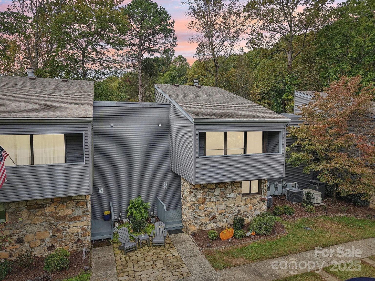 429 Mountains Blvd #C-102