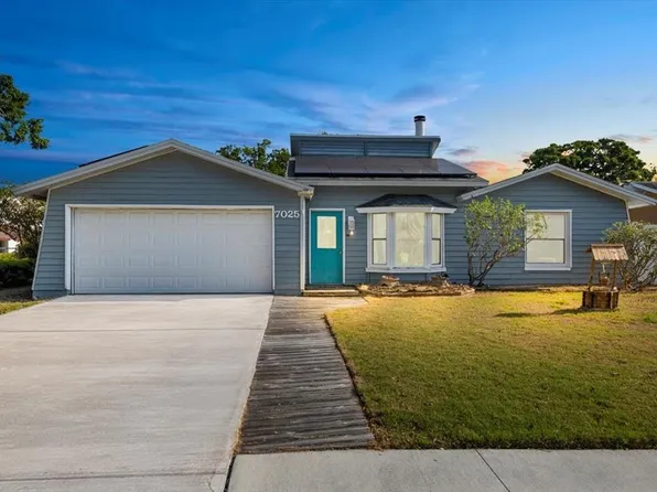 7025 Orkney Ave N, Saint Petersburg, FL 33709