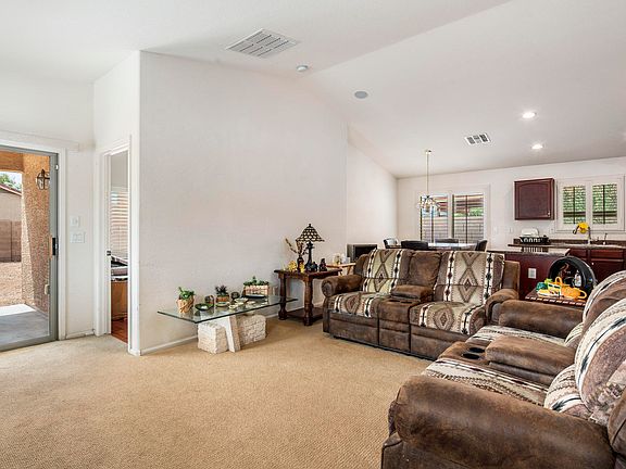 4th image of 39963 W Thornberry Ln