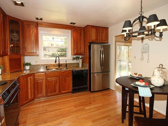 4th image of 10171 Bessmer Ln