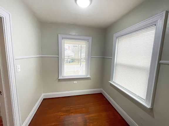 4th image of 1302 Holloway St #A