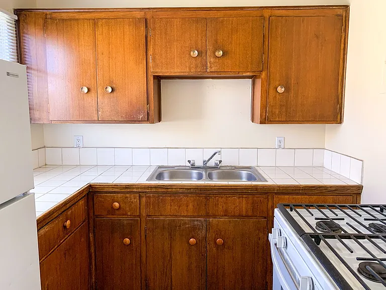 One-Bedroom Apartments in Prime ABQ Location — Photo 11