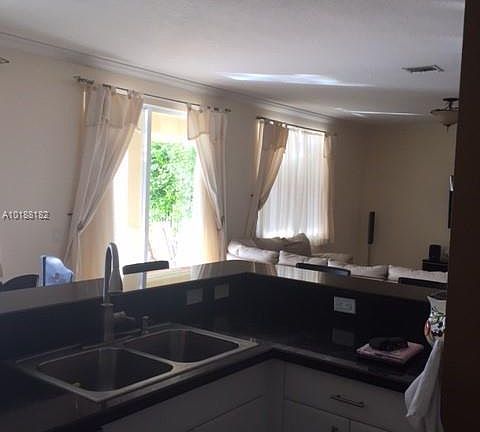 5th image of 1593 Winterberry Ln