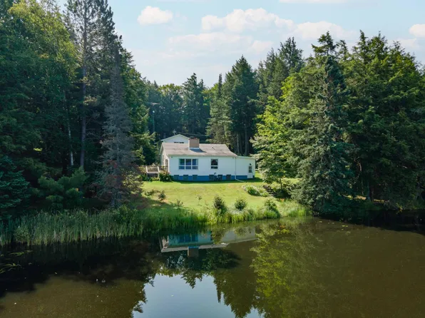 127 Bass Lake Rd, Iron River, MI 49935