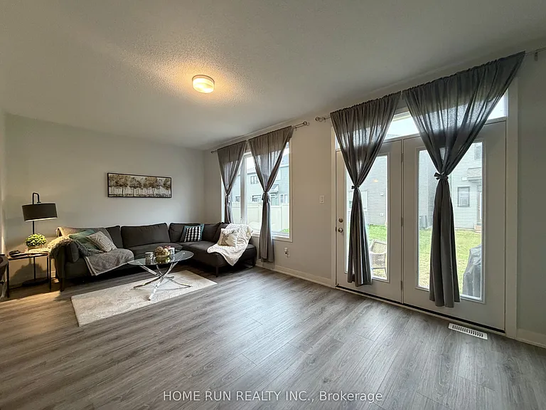 216 Billrian Cres — Photo 13