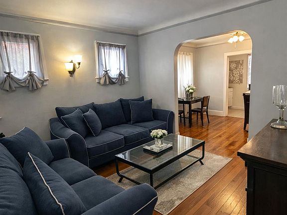 4th image of 19145 Riopelle St