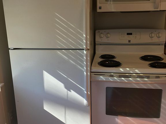 3rd image of 18 Sedgewick Ln