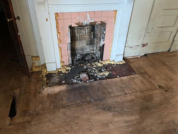 4th image of 1141 Coker St