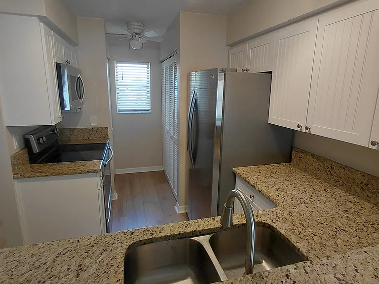 444 Bouchelle Dr #201 — Photo 5