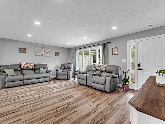 3rd image of 2057 S Wellington Avenue