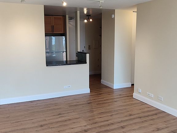 4th image of 4343 N Clarendon Ave APT 804