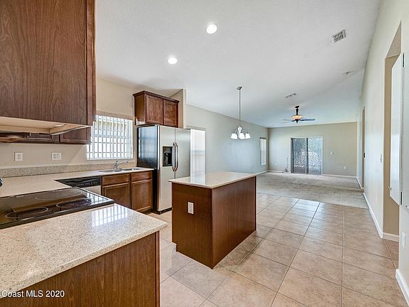 4th image of 263 Abernathy Cir SE