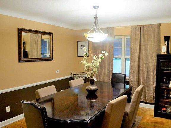 5th image of 1861 Blackstone Pl