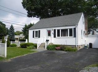 398 W Gates Ave, Lindenhurst, NY 11757