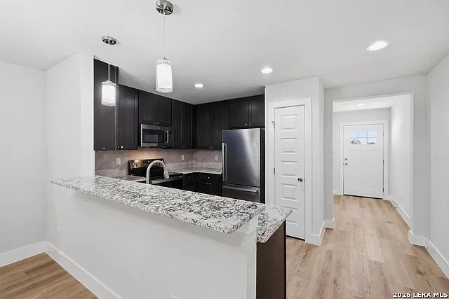 3 bed, 2.5 bath, 1244 sqft, $1,395 — Photo 3