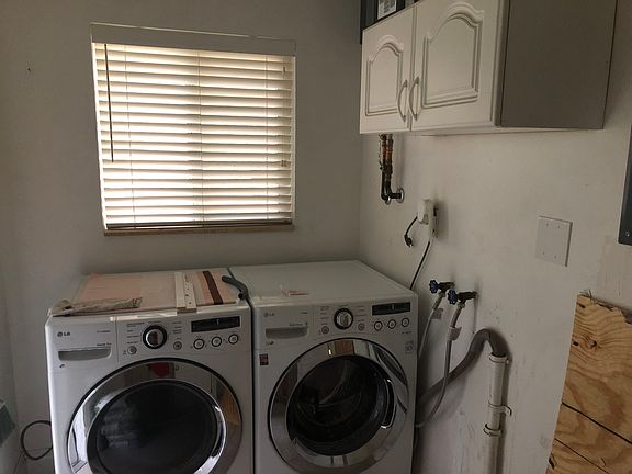 5th image of 222 SE 2nd Ter