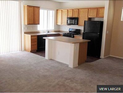 3rd image of 711 Sea Harbor Ct