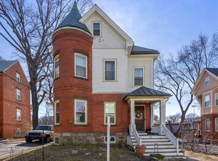 22 Kent Sq #1, Brookline, MA 02446