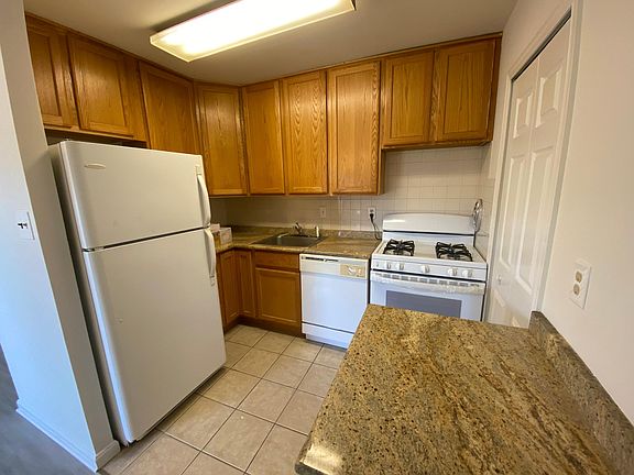 3rd image of 7487 Little River Tpke APT 202