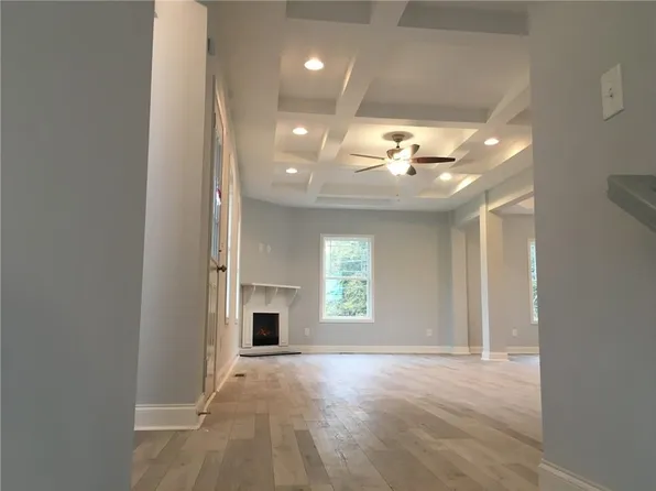 696 Rose Palm Ln, Atlanta, GA 30315