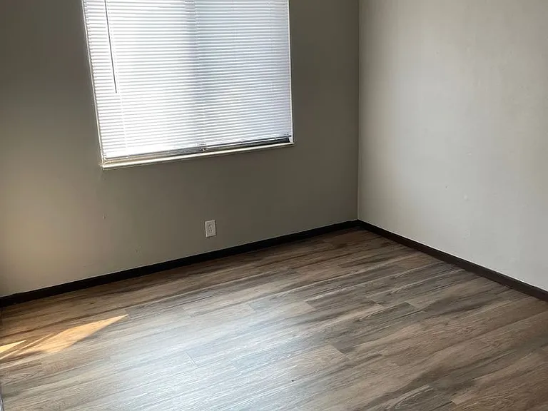 Brookside Apartments — Photo 11