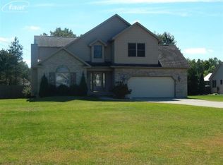 9461 Pine Needle Trl, Flushing, MI 48433