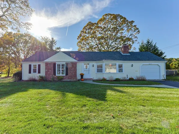 81 Chipping Green Circle, South Yarmouth, MA 02664