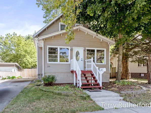 314 S Beacon Blvd, Grand Haven, MI 49417