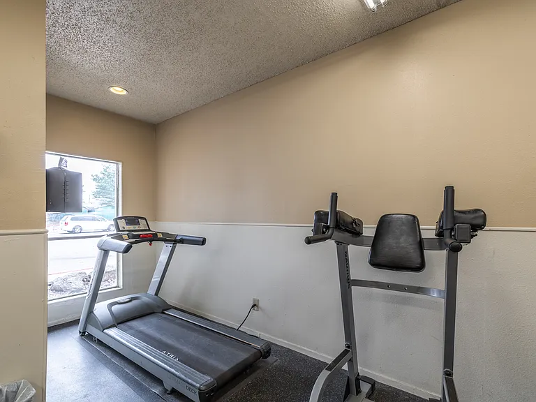 Doral Club Apartments — Photo 20