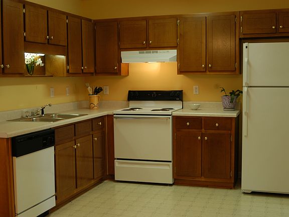 4th image of 3642 Crest Hill Dr